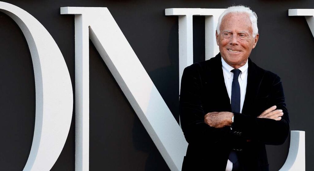 El último gran diseño de Armani está en su testamento al dejar hilvanado un preciso plan para fusionarse con LVMH o L'Oréal