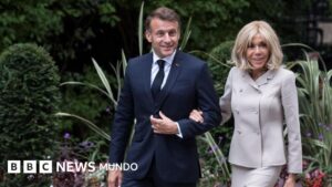 Emmanuel Macron presentará «pruebas científicas» ante un tribunal de EE.UU. para demostrar que su esposa, Brigitte, es mujer