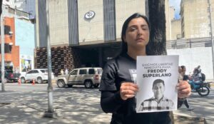 Esposa de Freddy Superlano exigió una prueba de vida luego de ser trasladado a un lugar desconocido
