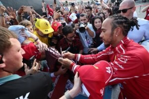 F1: Hamilton lidera y Ferrari le roba el protagonismo a McLaren en Bakú | elmundo.es