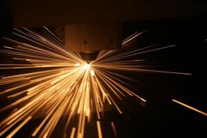 Formas avanzadas de medir la velocidad de la luz: de los láseres ultrarrápidos a la metrología cuántica
