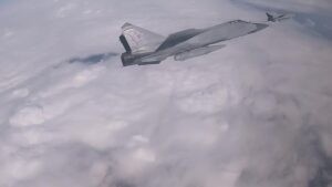 GUERRA UCRANIA-RUSIA | Cazas rusos violan el espacio aéreo de Estonia y obligan a una patrulla aérea de la OTAN a intervenir | elperiodico.com