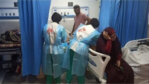 Gaza enfrenta crisis en bancos de sangre y laboratorios por falta de recursos