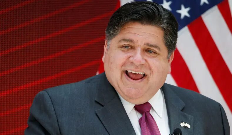 Gobernador de Illinois llama "dictador" a Trump por amenaza de usar tropas en Chicago - AlbertoNews