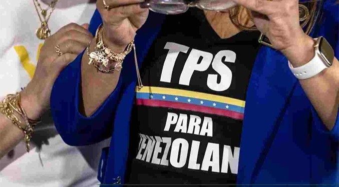 Gobierno de EEUU abre hasta medianoche del sábado portal para que venezolanos renueven TPS