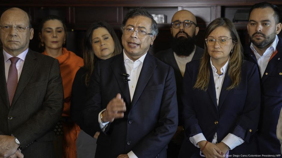 Gobierno y Clan del Golfo inician diálogos de paz – DW – 18/09/2025