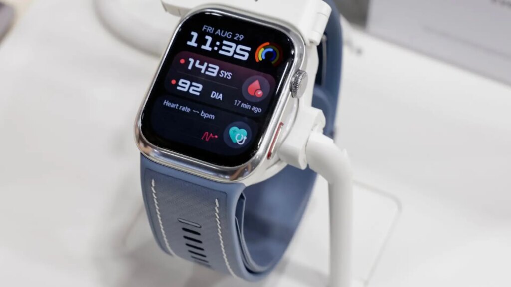 HUAWEI lanza el modelo WATCH D2 en color azul con nuevas funciones para controlar la presión arterial