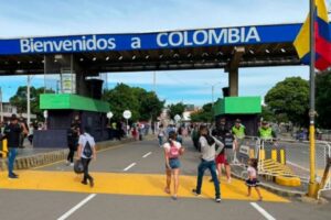 Hasta 60 mil personas cruzan diariamente la frontera con Colombia para adquirir bienes y servicios