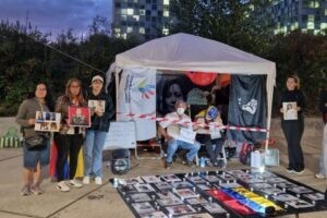 Huelguistas venezolanos en la CPI envían mensaje a presas políticas: «No están solas»
