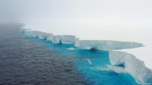 Iceberg gigante A23a se derrite frente a la Antártica – DW – 04/09/2025