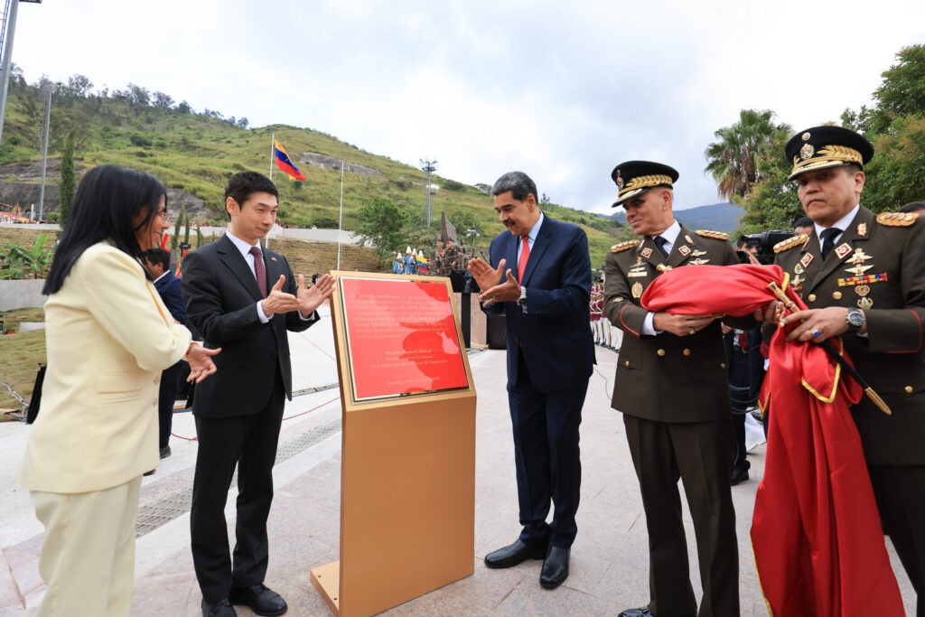 Inauguran monumento para honrar la victoria china en la Guerra Antifascista