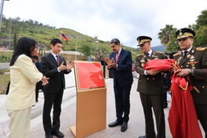 Inauguran monumento para honrar la victoria china en la Guerra Antifascista