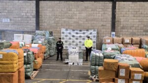 Incautan contenedor con 79.683 unidades de contrabando en el puerto de Barranquilla