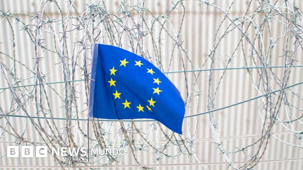 Inmigración: cómo en 10 años en Europa se pasó de la política de acogida de Merkel a hablarse de una "invasión"