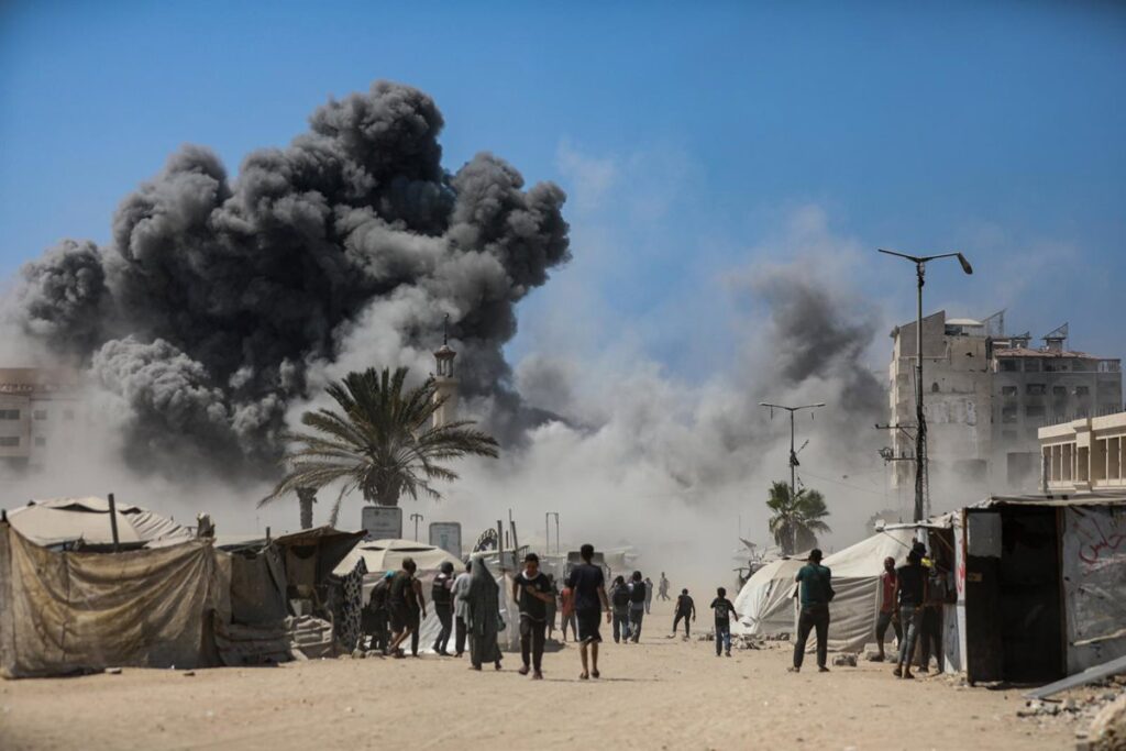 Israel insta a los ciudadanos de la ciudad de Gaza a irse a una "zona humanitaria" en el sur de la Franja
