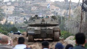 Israel moviliza tanques en Gaza y continúa con los bombardeos