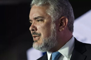 Iván Duque: «Cuando EE. UU. declara a un grupo como terrorista, está legitimado por ley para hacer capturas, persecuciones selectivas y operaciones de precisión contra su cúpula, de ahí el temor de Maduro» – AlbertoNews