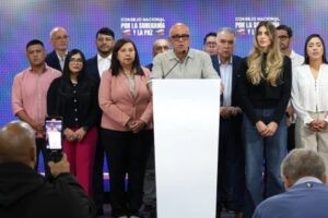 Jorge Rodríguez instala consejos regionales para la defensa