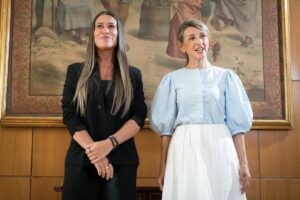 Junts anuncia que empresas de más de 250 trabajadores tendrán que prestar atención al cliente en catalán | europapress.es