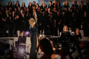 Karol G canta por la fraternidad en un memorable macroconcierto en el Vaticano