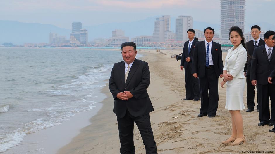 Kim Jong-un presenta al mundo a su joven hija, Kim Ju-ae – DW – 03/09/2025