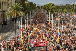 La defensa del catalán y las críticas al fallo del TSJC centran la Diada | europapress.es