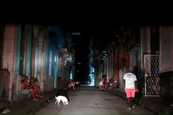 La endemia eléctrica: 54% de la población de Cuba es afectada por apagones simultáneos