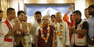 La expresidenta del Tribunal Supremo de Nepal jura como primera ministra tras la aprobación de la ‘Generación Z’