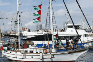 La flotilla de la libertad vuelve a partir hacia Gaza tras haber vuelto por el mal tiempo – Diario La Nación