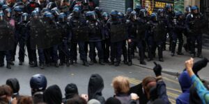 La jornada de bloqueo de Francia termina en una batalla campal en París