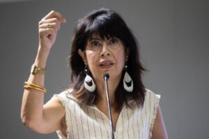 La ministra de Igualdad censura las palabras de un exmagistrado del Supremo en el acto de Vox que decía «sentirse mujer» | europapress.es