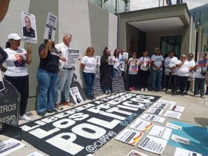La puerta giratoria no cesa: detenciones y Sippenhalf tras excarcelaciones de presos políticos