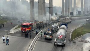 Las devastadoras imágenes que dejó la explosión del camión cisterna con gas en México: tres personas muertas y 70 heridos – AlbertoNews