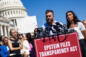 Las víctimas de Epstein piden al Congreso de EE.UU. aprobar un proyecto de ley que exija la divulgación de documentos
