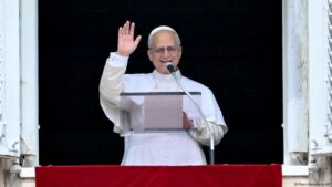 León XIV celebra su cumpleaños con fieles en el Vaticano – DW – 14/09/2025