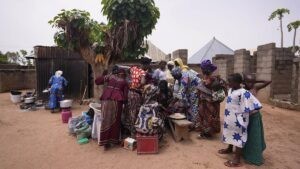 Linchan y prenden fuego a una mujer en Nigeria tras acusarla de blasfemar contra el islam | elperiodico.com