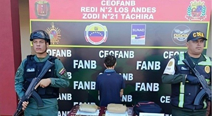 Lo detienen con dos kilos de droga dentro de un morral en Ureña