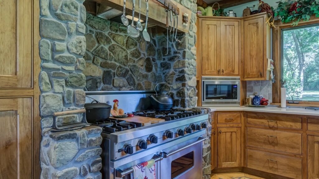 Los errores que cometemos al usar el horno y que impiden cocinar la comida en su punto, según un experto