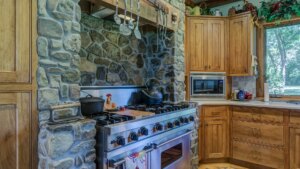 Los errores que cometemos al usar el horno y que impiden cocinar la comida en su punto, según un experto