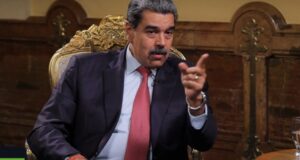 Maduro acusa a EE.UU. de apuntar a petróleo con flota