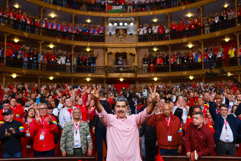 Maduro convocó a las bases del Psuv para preparar la "lucha armada" frente a EEUU