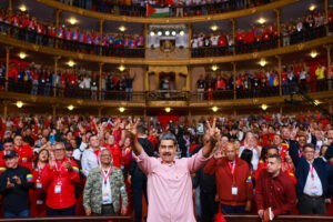 Maduro convocó a las bases del Psuv para preparar la «lucha armada» frente a EEUU