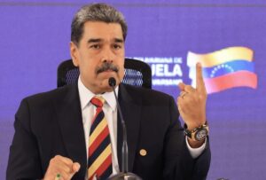 Maduro denuncia que ocho barcos de guerra y un submarino nuclear de EEUU «apuntan contra Venezuela» | europapress.es