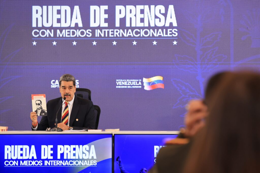Maduro dijo que cuenta con más de 8 millones de alistados como milicianos y reservistas