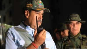 Maduro envía militares a entrenar al pueblo en uso de armas – DW – 19/09/2025