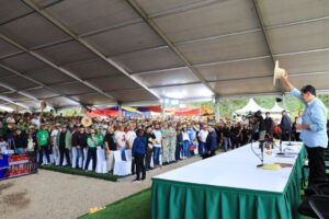 Maduro espera que los campesinos se preparen para «tomar las armas» ante tensiones con EEUU | lapatilla.com