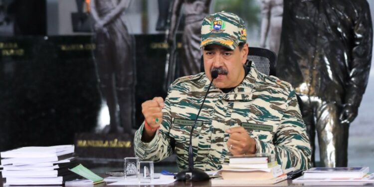 nicolas-maduro-militar-750x375