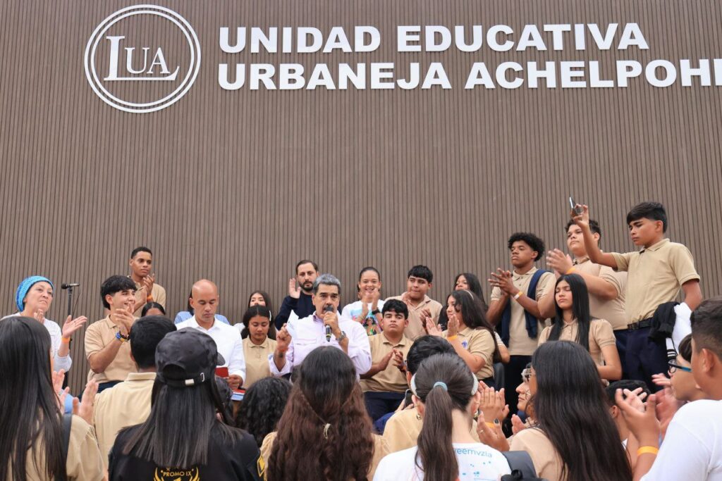 Maduro vociferó que Venezuela tendrá su propia IA y se enseñará en escuelas
