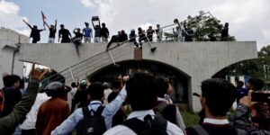 Más de 10.300 presos continúan fugados tras las protestas en Nepal