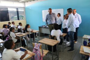 Ministerio de Educación mantendrá ritmo permanente de rehabilitación de escuelas